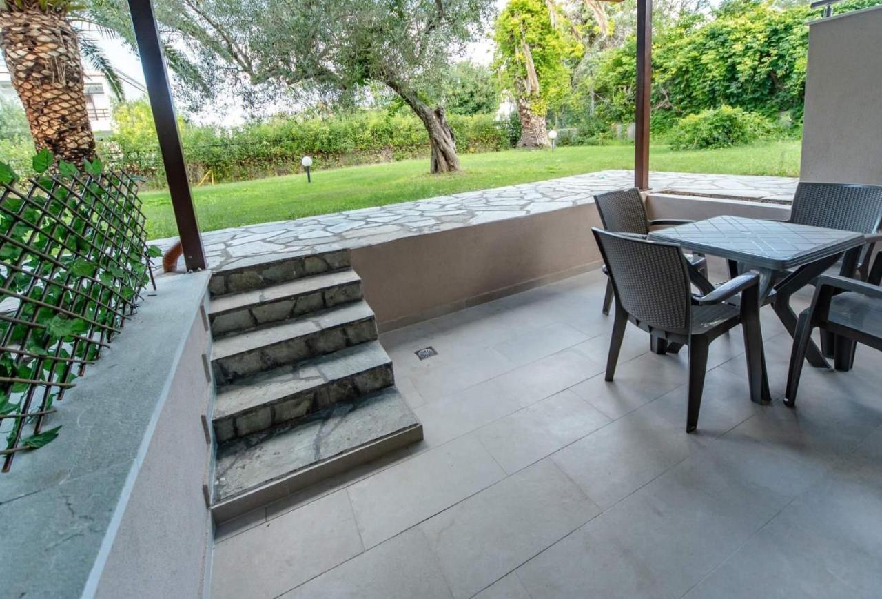 Villa Diamantis Apartments Hanioti Luaran gambar